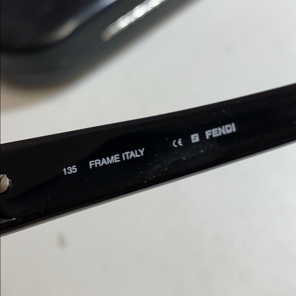 100% authentic Fendi vision eye glasses - Picture 4 of 4